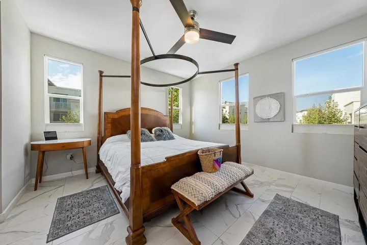 5165 Calle Sandwaves 11, San Diego, California 92154