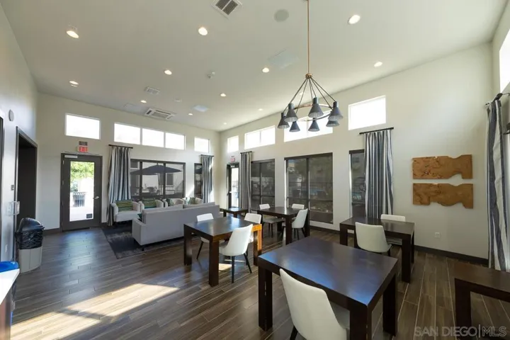 5165 Calle Sandwaves 11, San Diego, California 92154