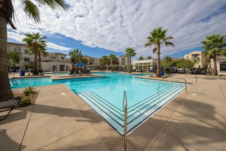 5165 Calle Sandwaves 11, San Diego, California 92154