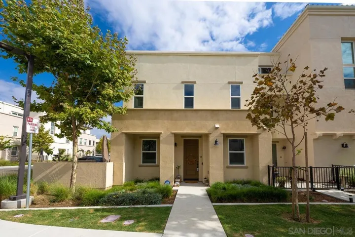 5165 Calle Sandwaves 11, San Diego, California 92154