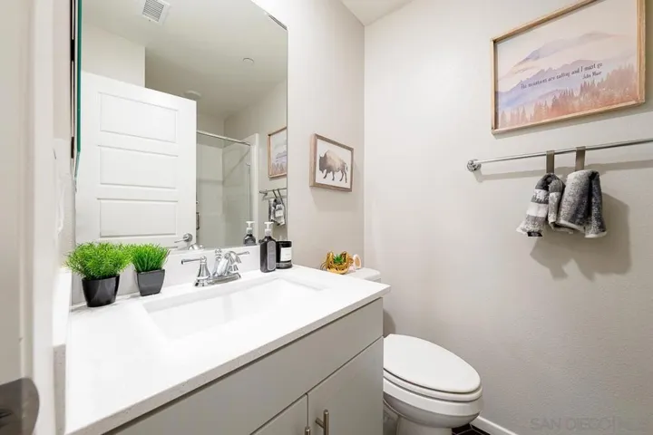 5165 Calle Sandwaves 11, San Diego, California 92154