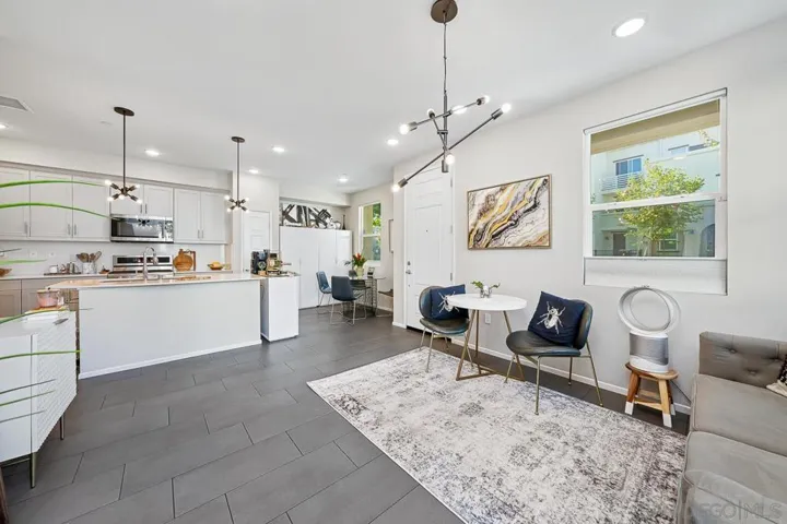 5165 Calle Sandwaves 11, San Diego, California 92154