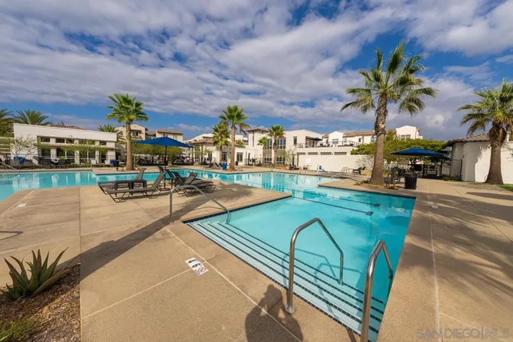 5165 Calle Sandwaves 11, San Diego, California 92154