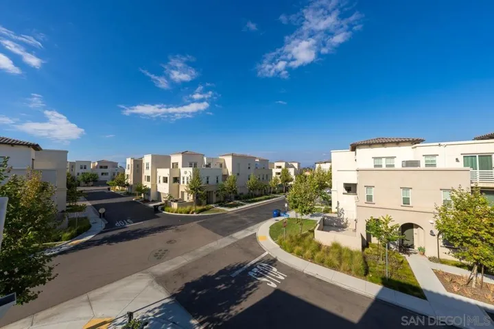 5165 Calle Sandwaves 11, San Diego, California 92154