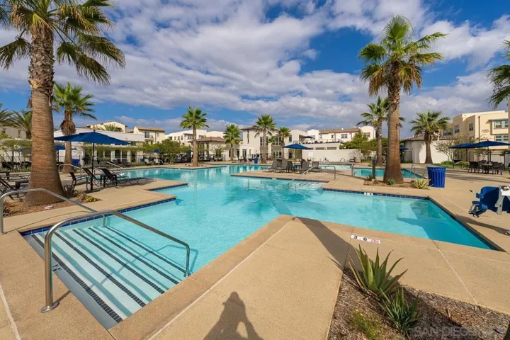 5165 Calle Sandwaves 11, San Diego, California 92154