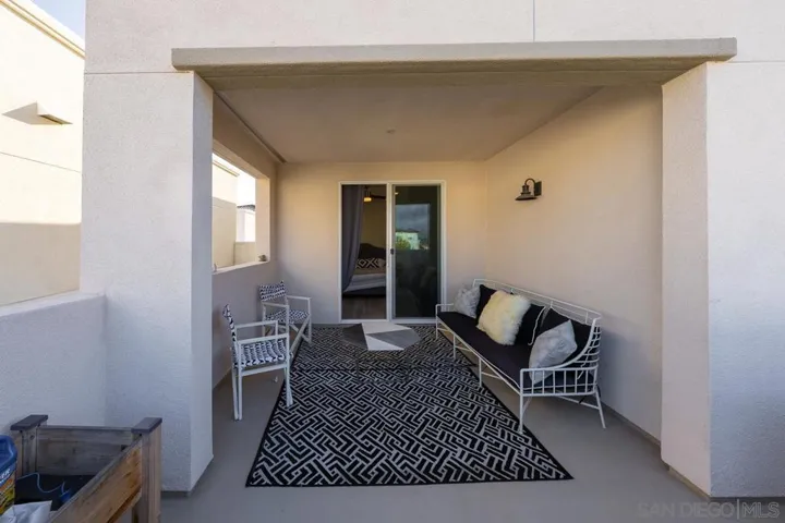 5165 Calle Sandwaves 11, San Diego, California 92154