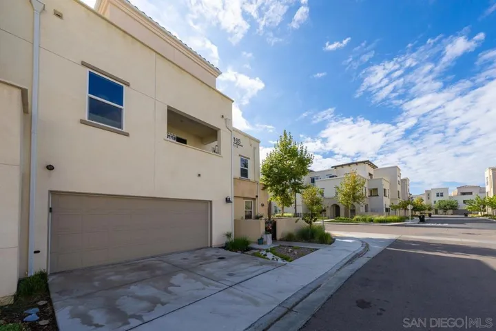 5165 Calle Sandwaves 11, San Diego, California 92154