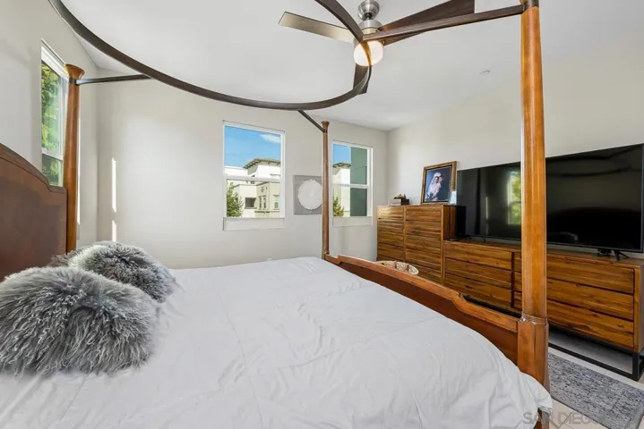 5165 Calle Sandwaves 11, San Diego, California 92154