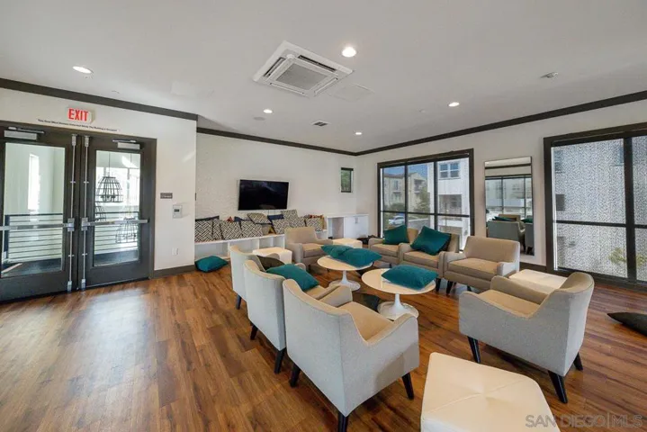 5165 Calle Sandwaves 11, San Diego, California 92154