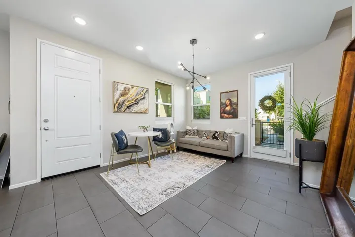 5165 Calle Sandwaves 11, San Diego, California 92154