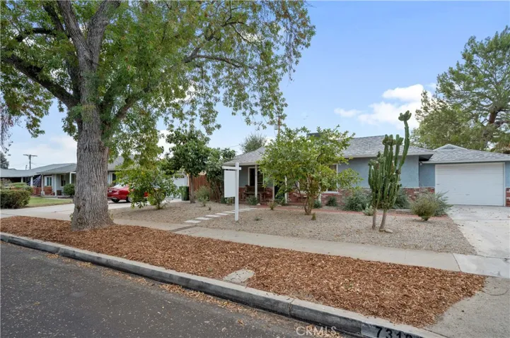 7319 Shoshone Avenue, Lake Balboa, California 91406