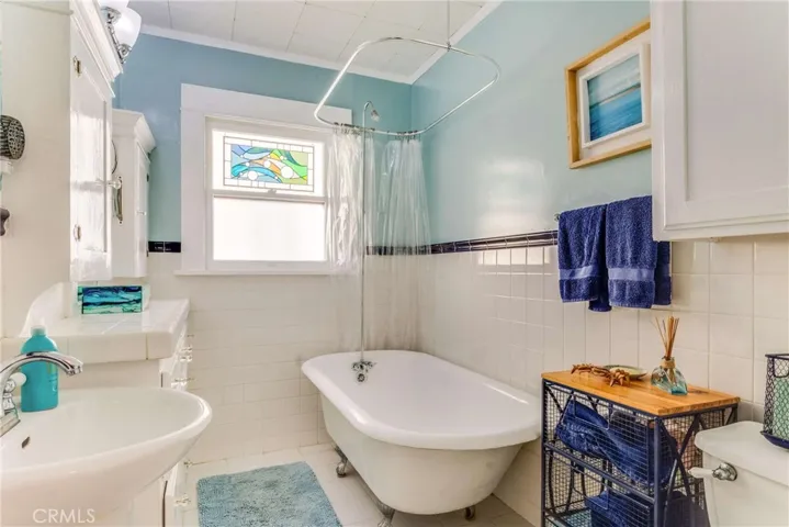 6008 Lime Avenue, Long Beach, California 90805