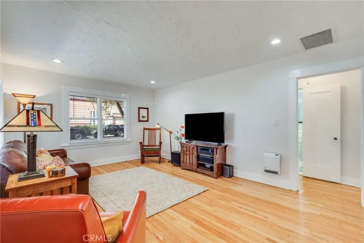 6008 Lime Avenue, Long Beach, California 90805