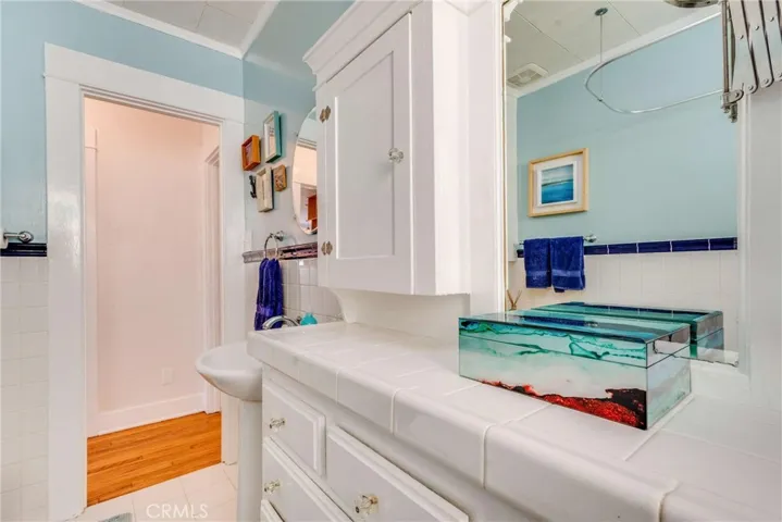 6008 Lime Avenue, Long Beach, California 90805