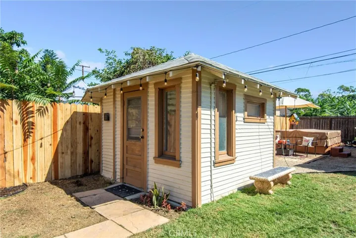 6008 Lime Avenue, Long Beach, California 90805