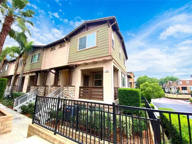 1968 Oakwood Way, Pomona, California 91767