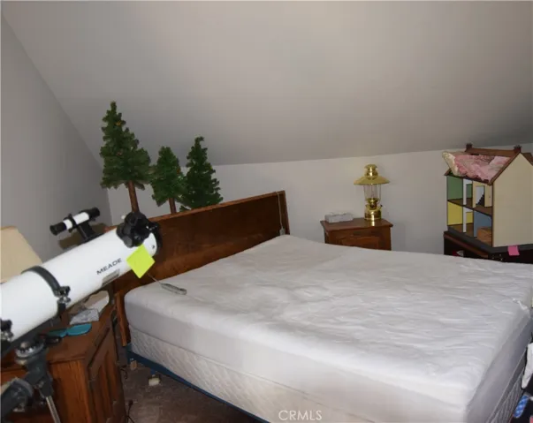 899 Blue Ridge Drive, Lake Arrowhead, California 92385