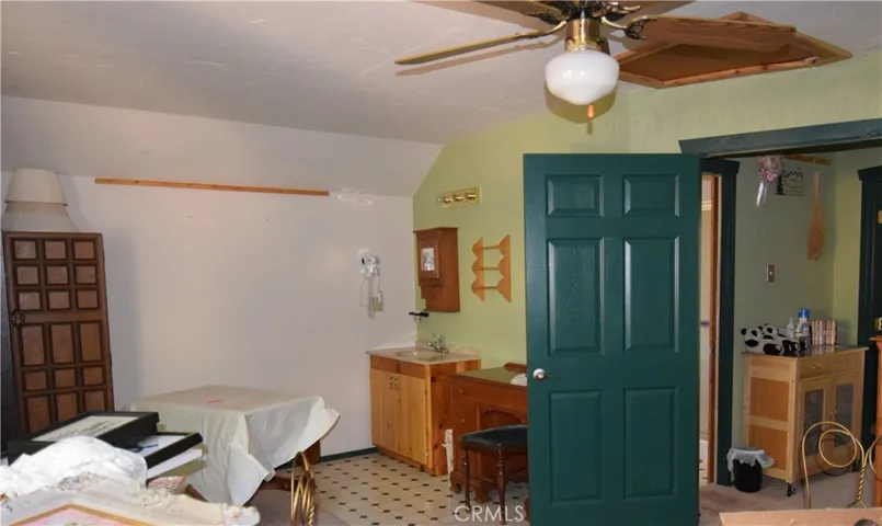 899 Blue Ridge Drive, Lake Arrowhead, California 92385