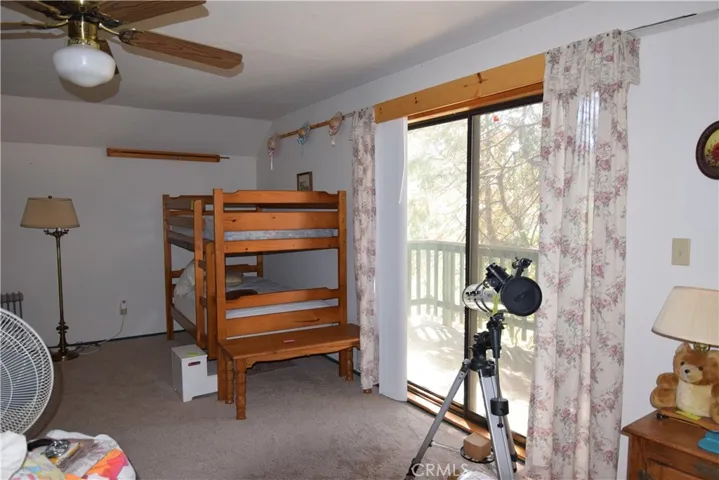 899 Blue Ridge Drive, Lake Arrowhead, California 92385