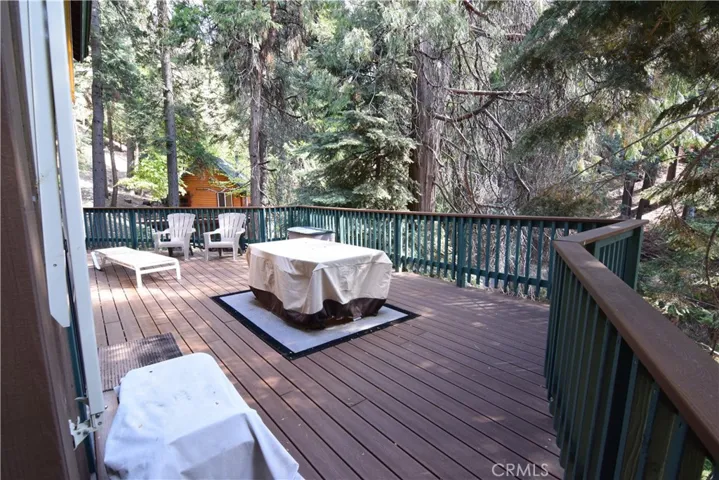 899 Blue Ridge Drive, Lake Arrowhead, California 92385