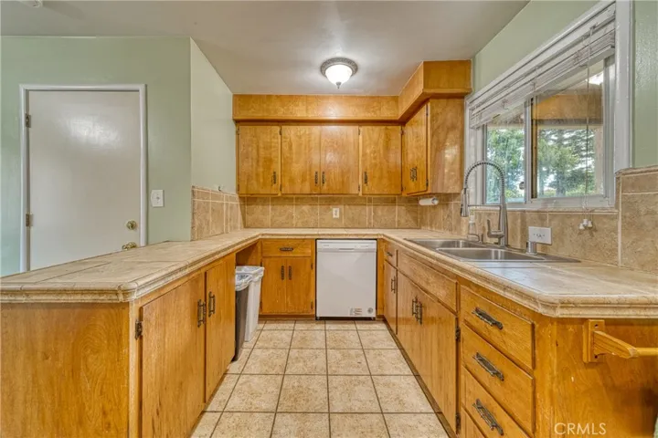 6 Clara Lane, Chico, California 95926