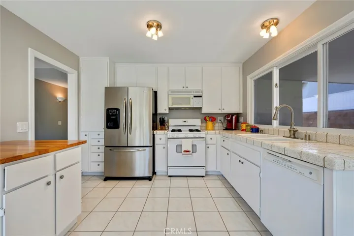 6542 Farinella Drive, Huntington Beach, California 92647