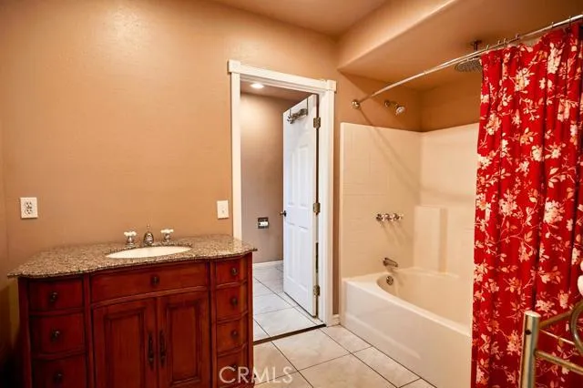 13060 Algonquin Road, Apple Valley, California 92308