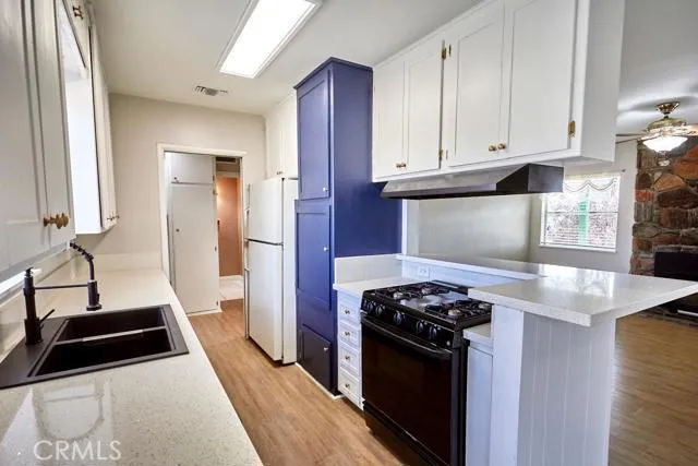 13060 Algonquin Road, Apple Valley, California 92308