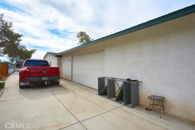 13060 Algonquin Road, Apple Valley, California 92308