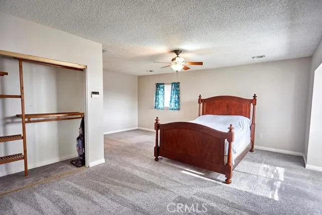13060 Algonquin Road, Apple Valley, California 92308
