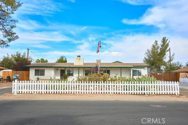 13060 Algonquin Road, Apple Valley, California 92308