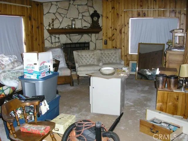 9241 Avalon Road, Phelan, California 92371