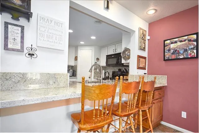 14185 Cuyamaca Road, Apple Valley, California 92307