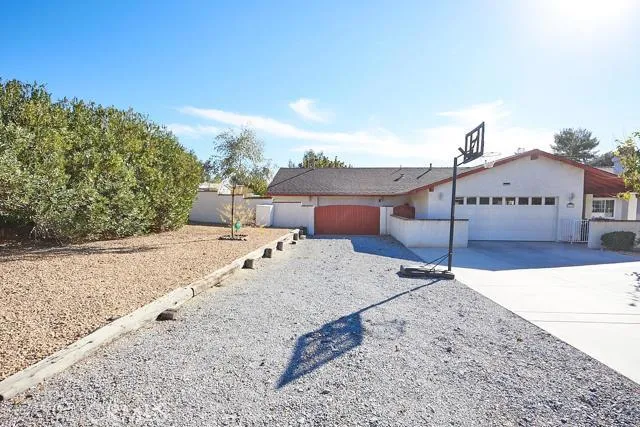 14185 Cuyamaca Road, Apple Valley, California 92307