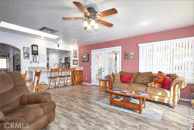 14185 Cuyamaca Road, Apple Valley, California 92307