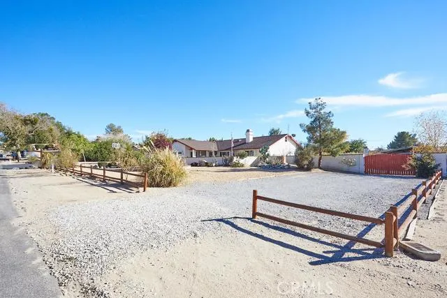 14185 Cuyamaca Road, Apple Valley, California 92307