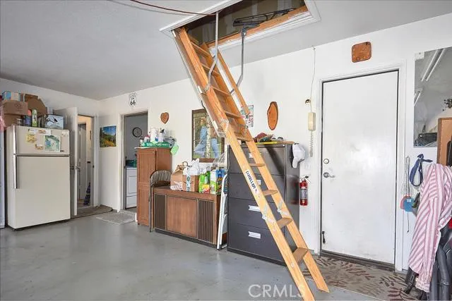 14185 Cuyamaca Road, Apple Valley, California 92307