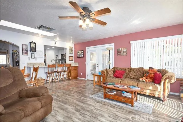 14185 Cuyamaca Road, Apple Valley, California 92307