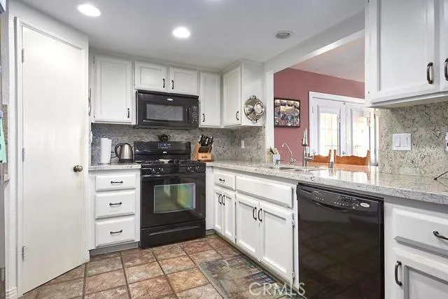 14185 Cuyamaca Road, Apple Valley, California 92307