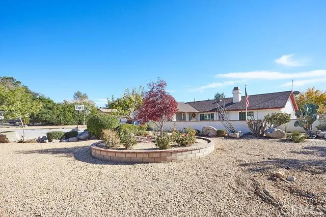 14185 Cuyamaca Road, Apple Valley, California 92307