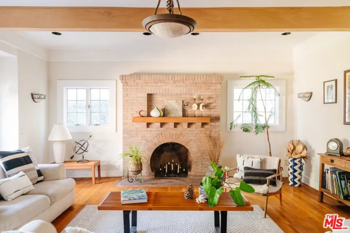 4446 Victoria Park Drive, Los Angeles, California 90019