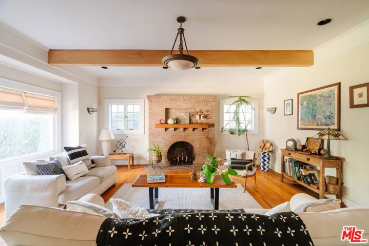 4446 Victoria Park Drive, Los Angeles, California 90019