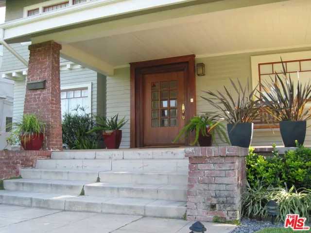 4446 Victoria Park Drive, Los Angeles, California 90019