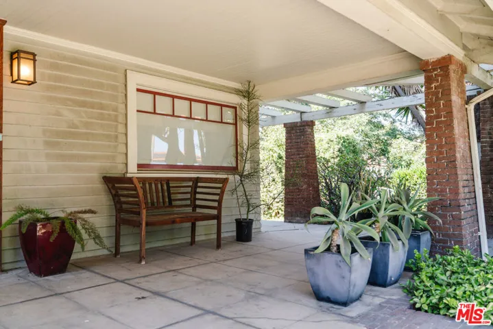4446 Victoria Park Drive, Los Angeles, California 90019