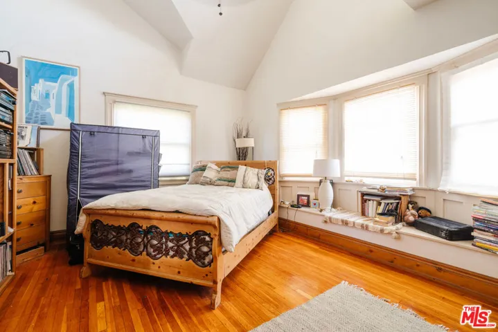 4446 Victoria Park Drive, Los Angeles, California 90019
