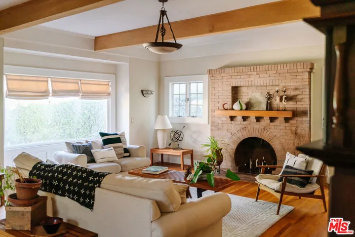 4446 Victoria Park Drive, Los Angeles, California 90019