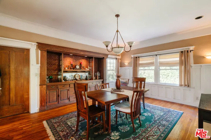 4446 Victoria Park Drive, Los Angeles, California 90019