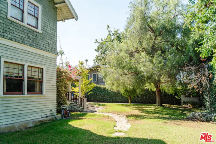 4446 Victoria Park Drive, Los Angeles, California 90019