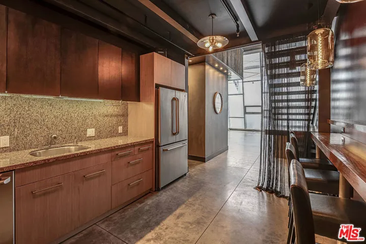 130 S Hewitt Street 21, Los Angeles, California 90012