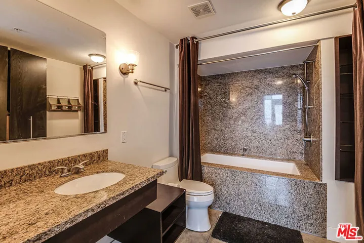 130 S Hewitt Street 21, Los Angeles, California 90012
